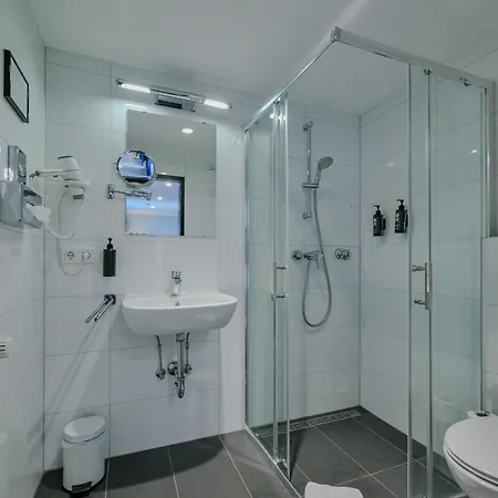 Hotel Ramada By Wyndham Frankfurt Station