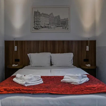 Ramada By Wyndham Frankfurt Station Hotel 4*