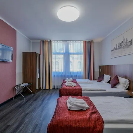 Hotel Ramada By Wyndham Frankfurt Station