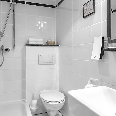 Ramada By Wyndham Frankfurt Station 3*