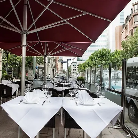 Ramada By Wyndham Frankfurt Station Hotel 3*