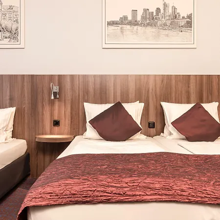 Ramada By Wyndham Frankfurt Station 4*