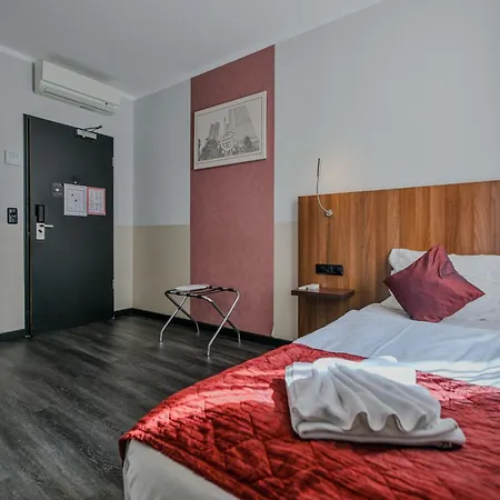 Ramada By Wyndham Frankfurt Station Hotel
