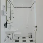 Ramada By Wyndham Frankfurt Station 4*