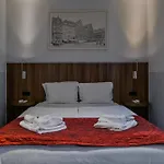 Ramada By Wyndham Frankfurt Station Hotel 4*
