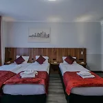 Ramada By Wyndham Frankfurt Station Hotel
