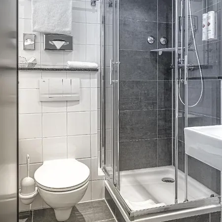 Ramada By Wyndham Frankfurt Station 4* Франкфурт-на-Майне