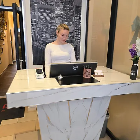 Ramada By Wyndham Frankfurt Station Hotel