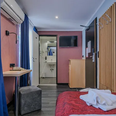 Ramada By Wyndham Frankfurt Station פרנקפורט