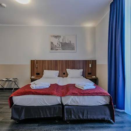 Ramada By Wyndham Frankfurt Station מלון