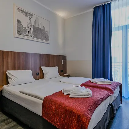 Ramada By Wyndham Frankfurt Station 4*