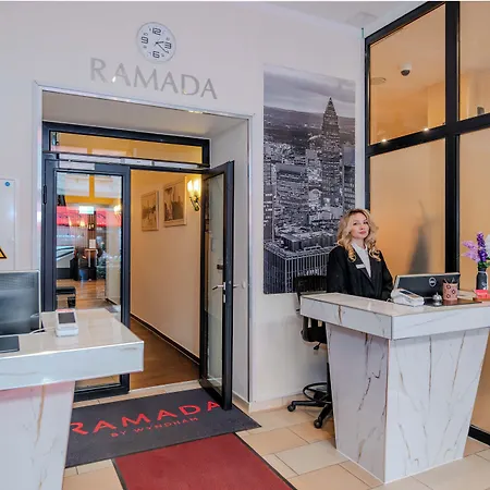 Ramada By Wyndham Frankfurt Station Hotel Francfort-sur-le-Main