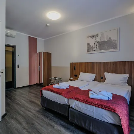 Ramada By Wyndham Frankfurt Station Hotel
