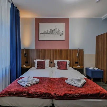 Hotel Ramada By Wyndham Frankfurt Station 4*