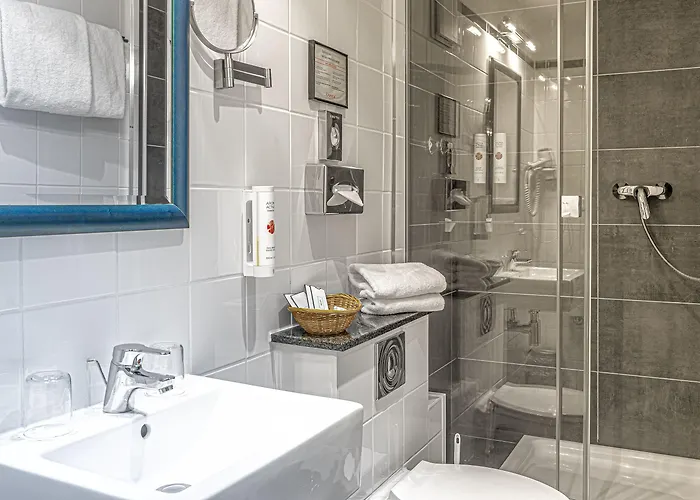 Ramada By Wyndham Frankfurt Station 4*