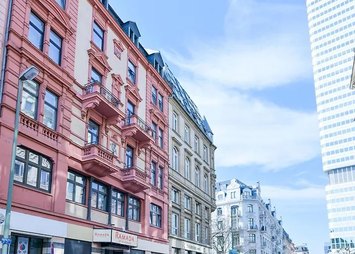 Ramada By Wyndham Frankfurt Station 4*