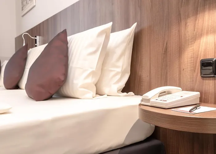 Ramada By Wyndham Frankfurt Station Hotel Francfort-sur-le-Main