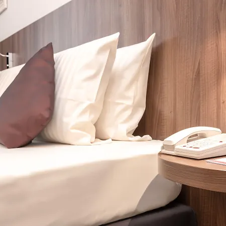 Ramada By Wyndham Frankfurt Station Fráncfort del Meno