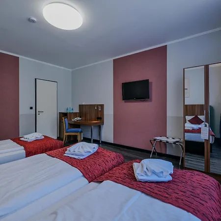 Ramada By Wyndham Frankfurt Station Hotel Fráncfort del Meno