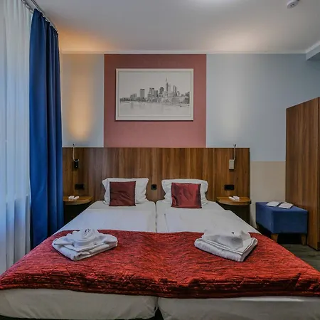 Ramada By Wyndham Frankfurt Station Fráncfort del Meno