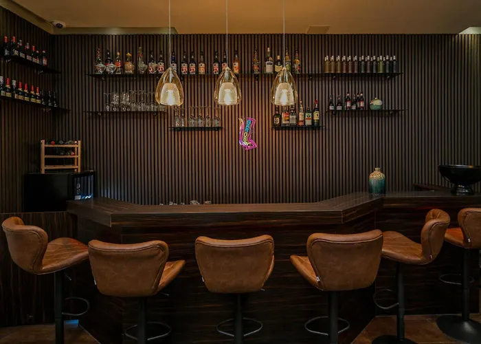 Ramada By Wyndham Frankfurt Station Hotel 4*