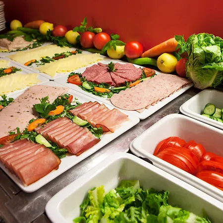 Ramada By Wyndham Frankfurt Station 4* פרנקפורט