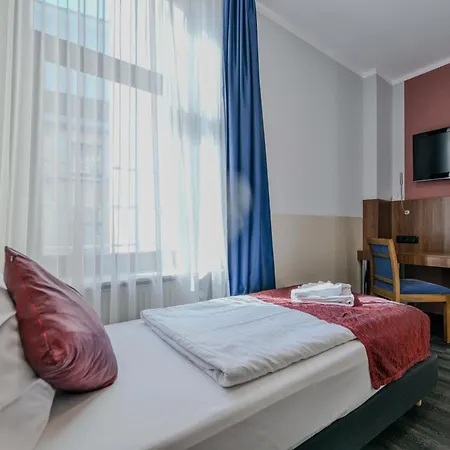Ramada By Wyndham Frankfurt Station פרנקפורט